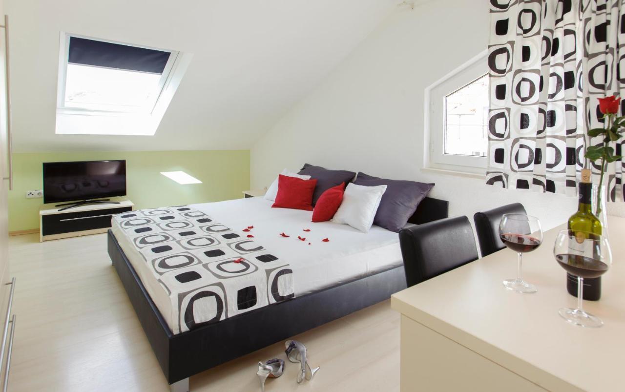 Room In Bb - Delightfull Room For 2 Промайна Екстериор снимка