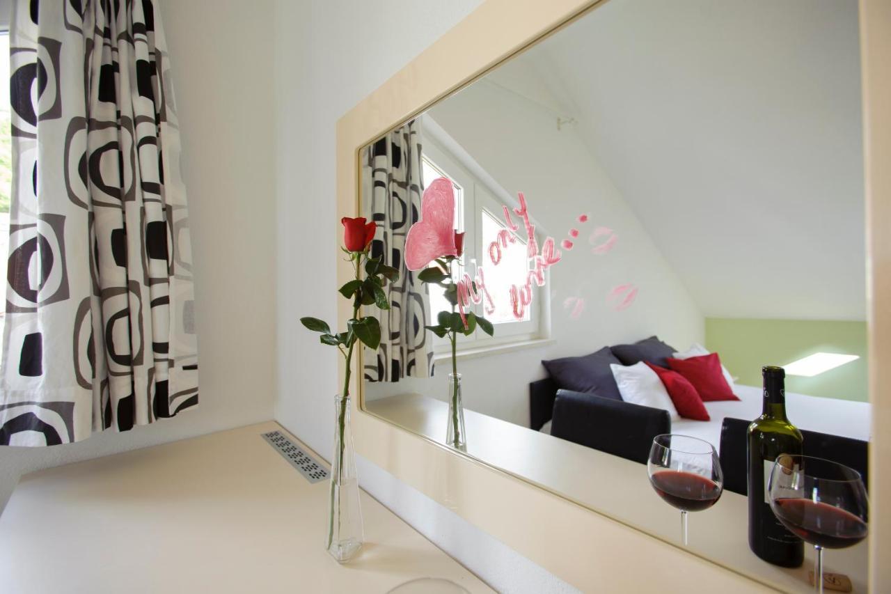 Room In Bb - Delightfull Room For 2 Промайна Екстериор снимка